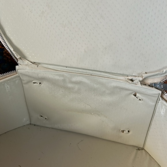 Vintage 60’s Round Train Case - Picture 11 of 14